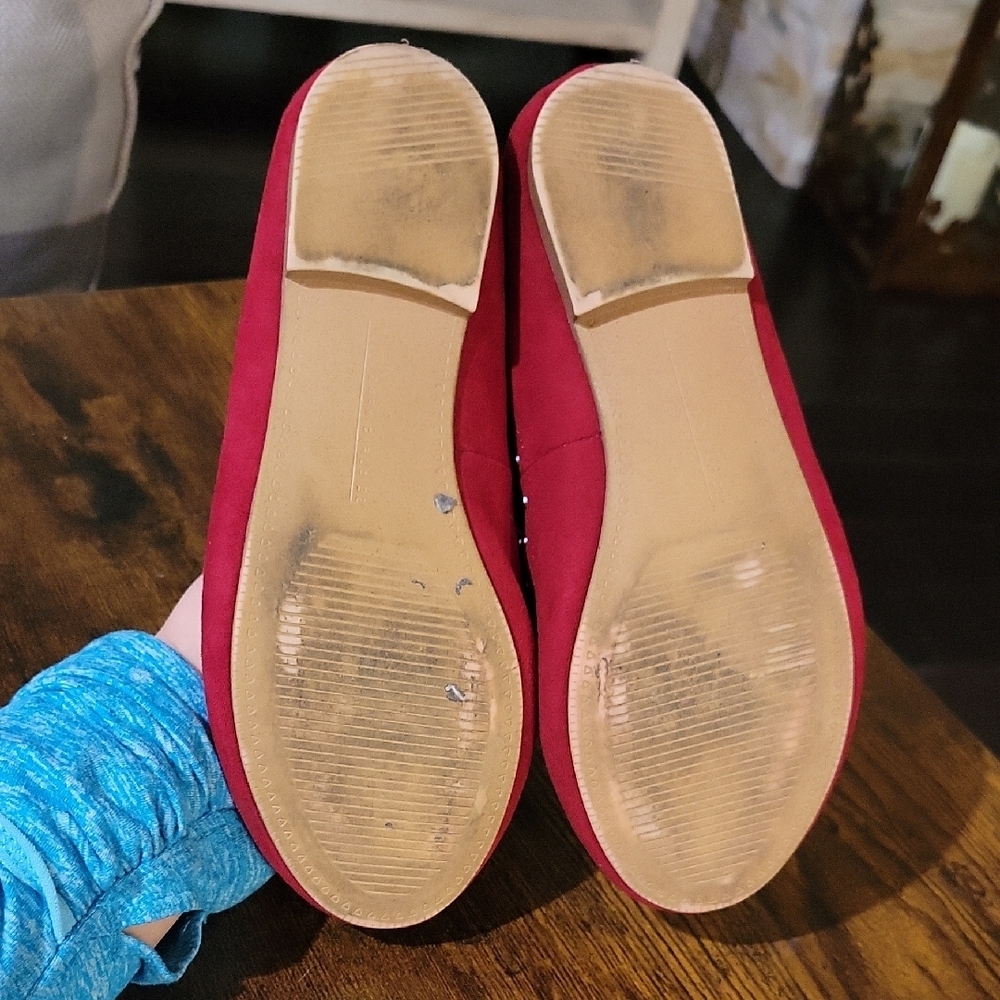 Zara Kids Red Flats with Studded Design - Picture 2 of 4